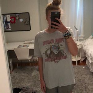 Pink sloth animals tour T-shirt